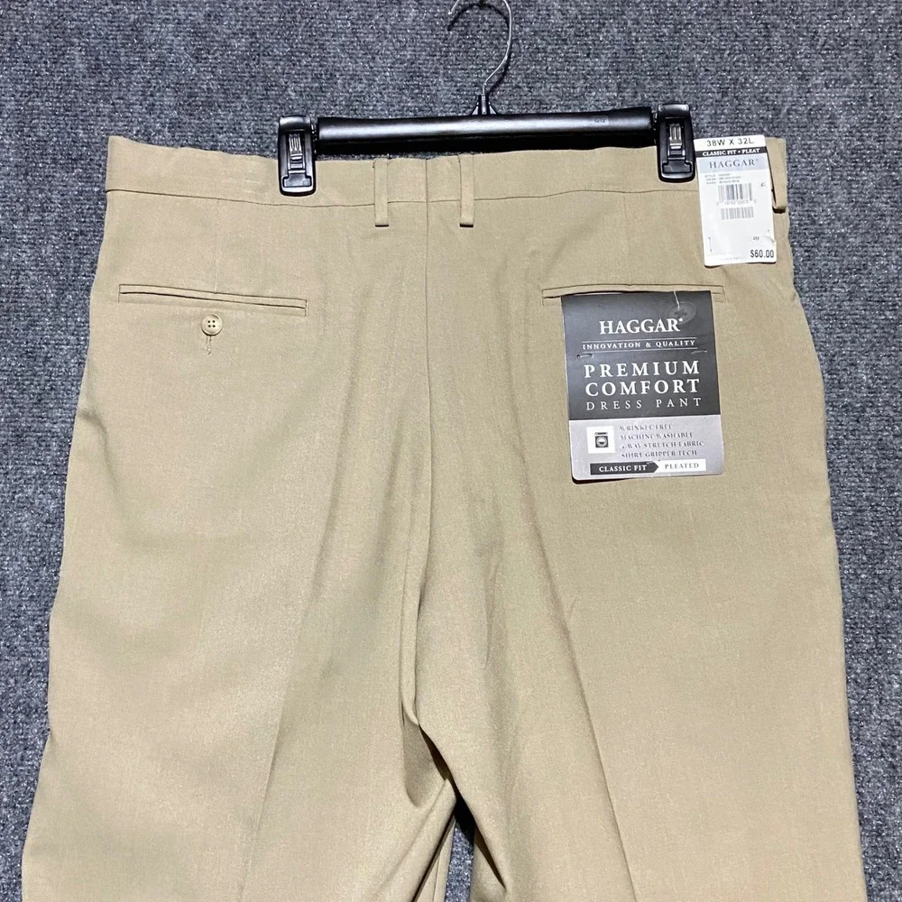 Haggar Mens Premium Comfort Dress Pant Classic Fit Pleated Khaki 38W 32L‎ NWT